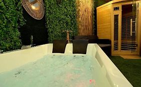 Spa De Charme 6 Pers Avec Jacuzzi & Sauna Privatifs Au Coeur De Ville - Esprit Coco